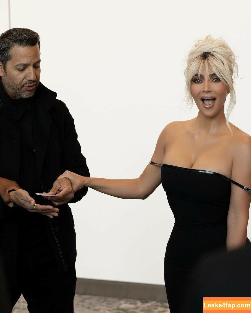 Kim Kardashian / https: / kimkadarshian / kimkardashian leaked photo photo #1786