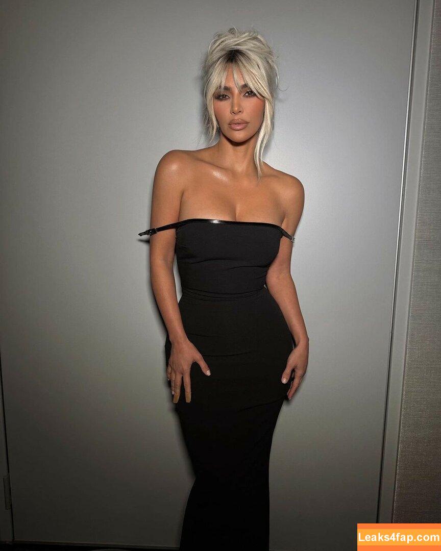 Kim Kardashian / https: / kimkadarshian / kimkardashian leaked photo photo #1789