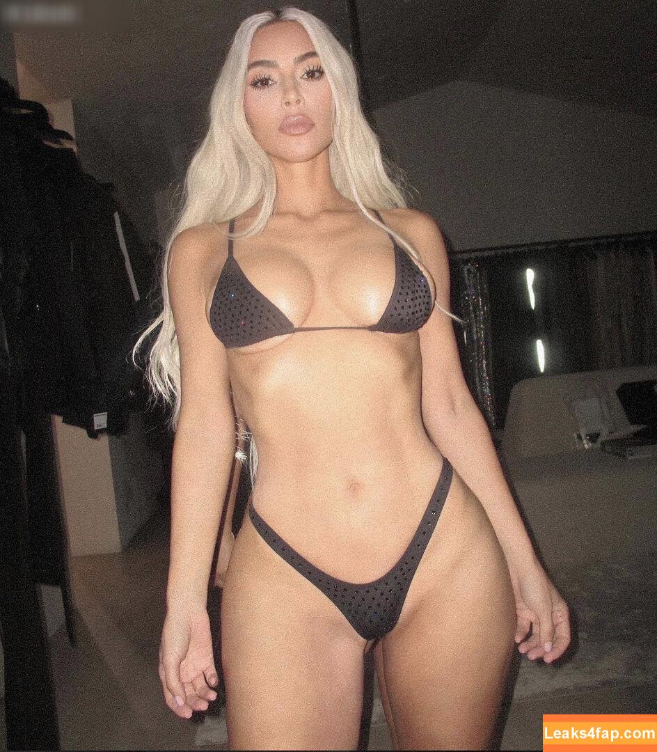 Kim Kardashian / https: / kimkadarshian / kimkardashian leaked photo photo #1792