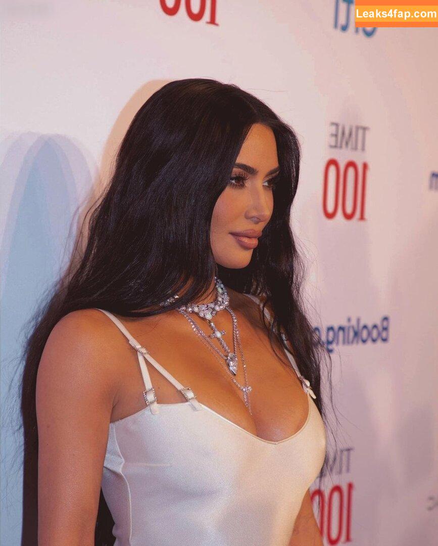 Kim Kardashian / https: / kimkadarshian / kimkardashian leaked photo photo #1795