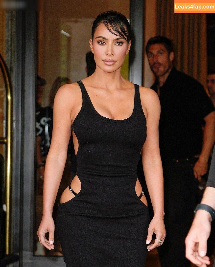 Kim Kardashian / https: / kimkadarshian / kimkardashian leaked photo photo #1802