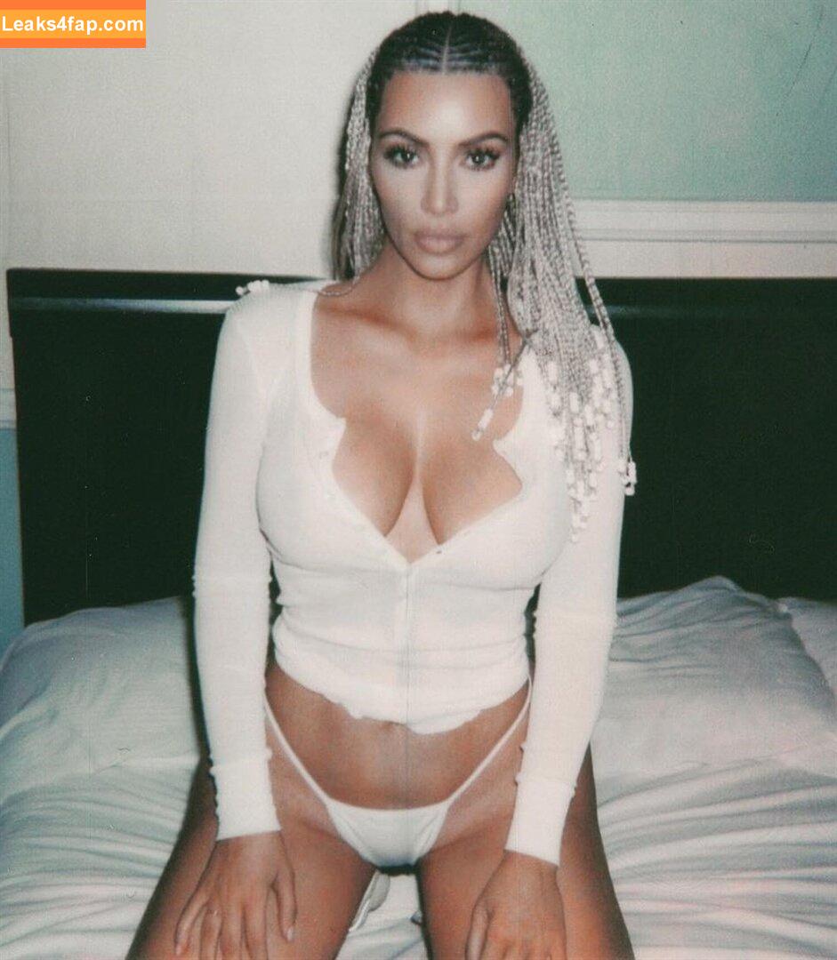 Kim Kardashian / https: / kimkadarshian / kimkardashian leaked photo photo #1816