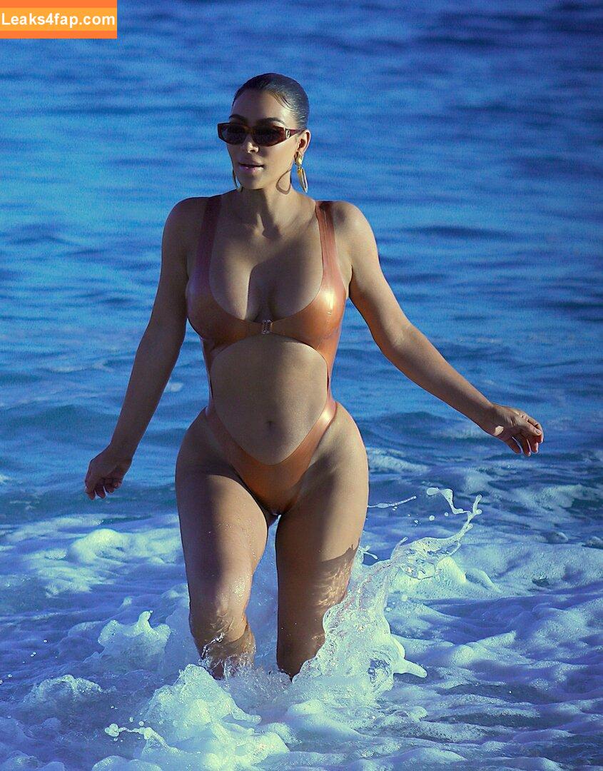 Kim Kardashian / https: / kimkadarshian / kimkardashian leaked photo photo #1845