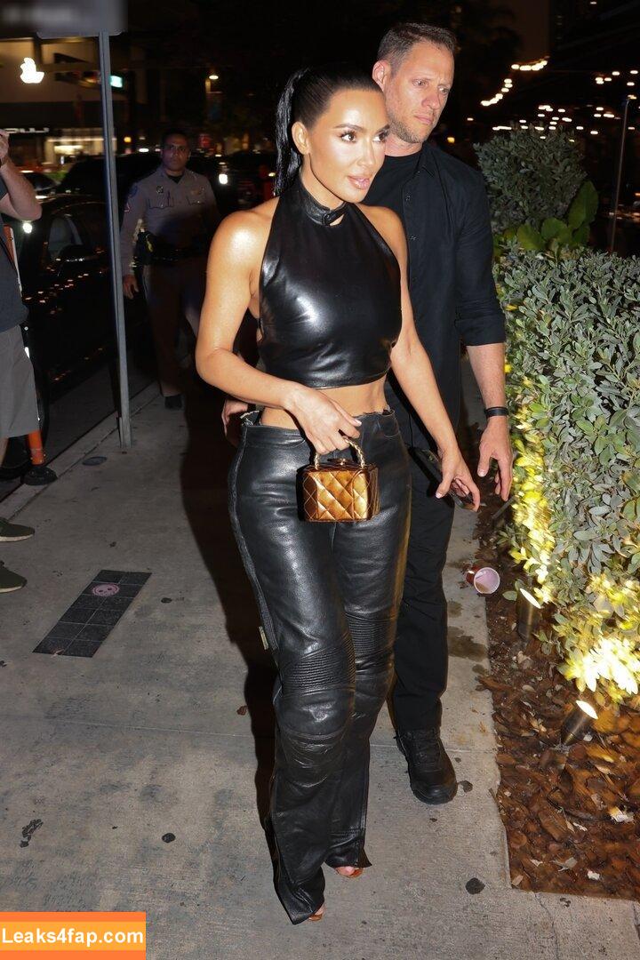 Kim Kardashian / https: / kimkadarshian / kimkardashian leaked photo photo #1871