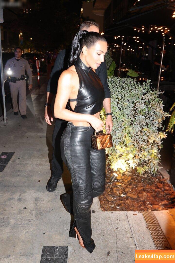 Kim Kardashian / https: / kimkadarshian / kimkardashian leaked photo photo #1872