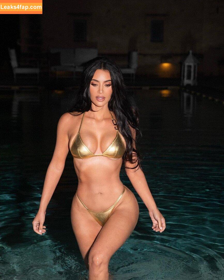 Kim Kardashian / https: / kimkadarshian / kimkardashian leaked photo photo #1884