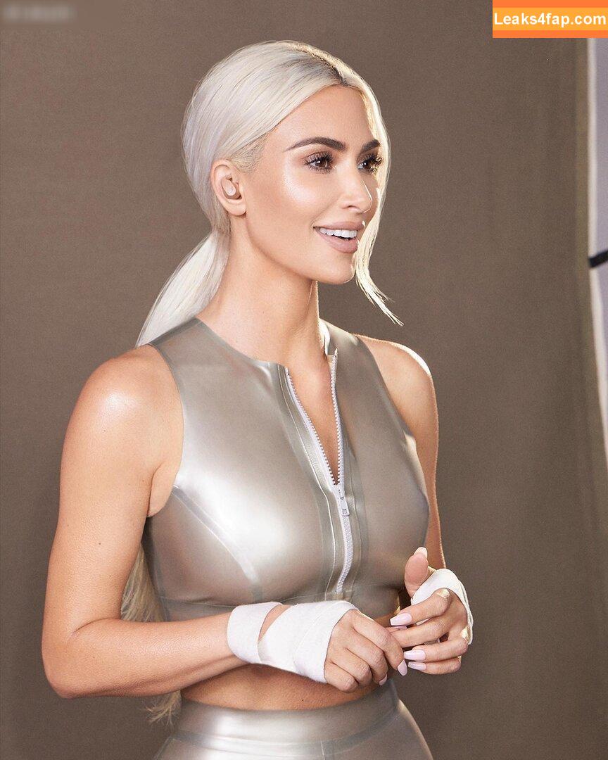 Kim Kardashian / https: / kimkadarshian / kimkardashian leaked photo photo #1890