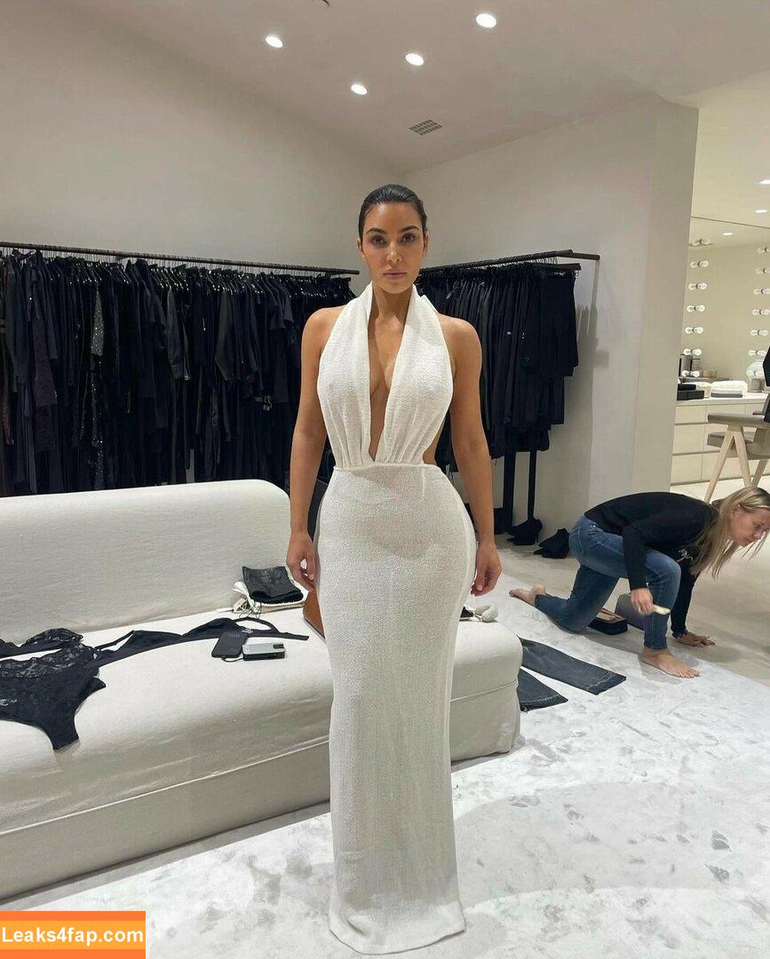 Kim Kardashian / https: / kimkadarshian / kimkardashian leaked photo photo #1941