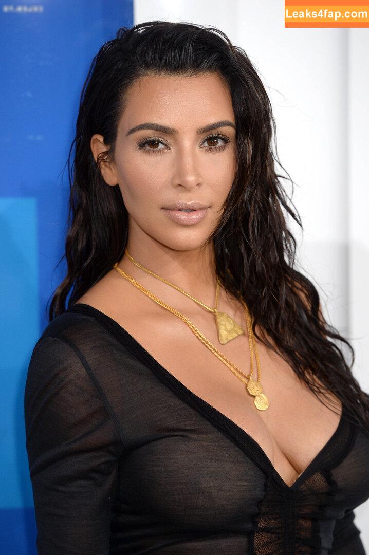 Kim Kardashian / https: / kimkadarshian / kimkardashian leaked photo photo #1963