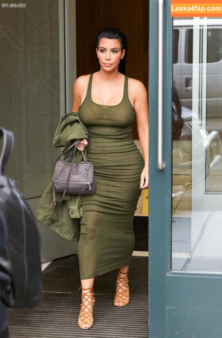 Kim Kardashian / https: / kimkadarshian / kimkardashian leaked photo photo #1996