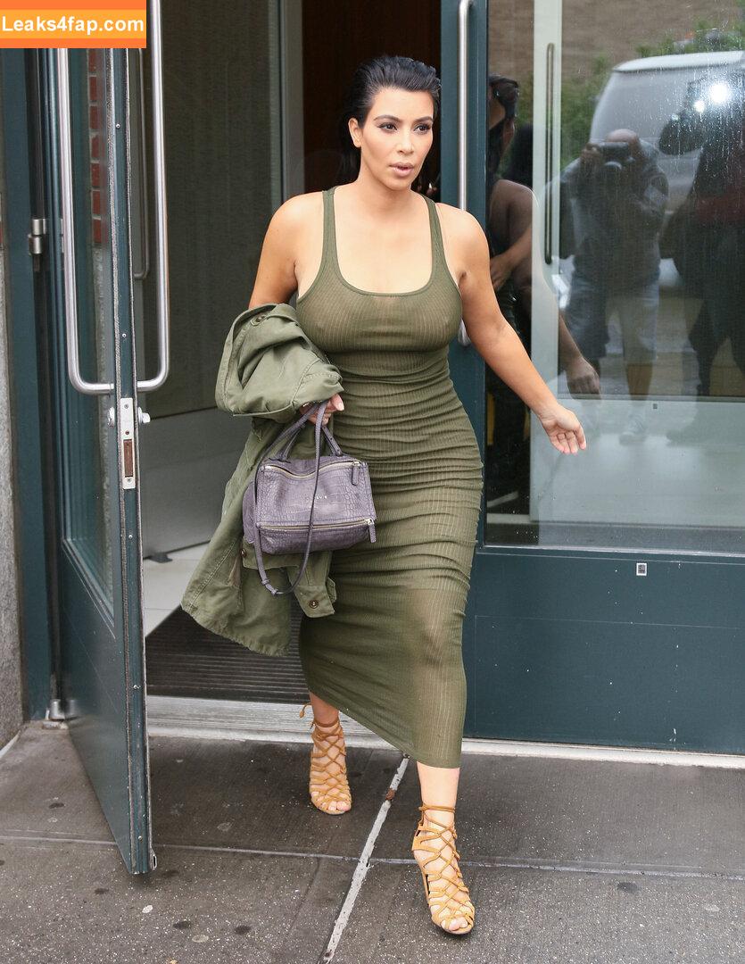 Kim Kardashian / https: / kimkadarshian / kimkardashian leaked photo photo #1998