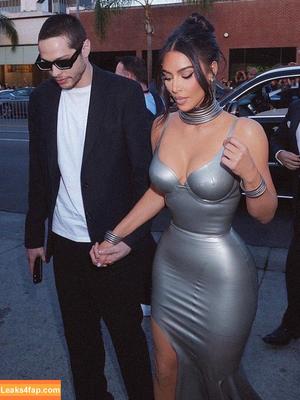 Kim Kardashian photo #1065