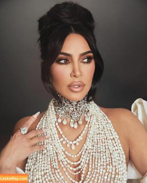 Kim Kardashian photo #1070