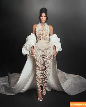 Kim Kardashian photo #1073
