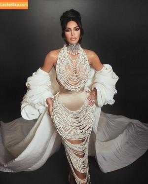 Kim Kardashian photo #1075