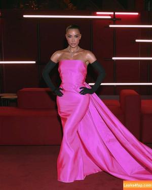 Kim Kardashian photo #1170