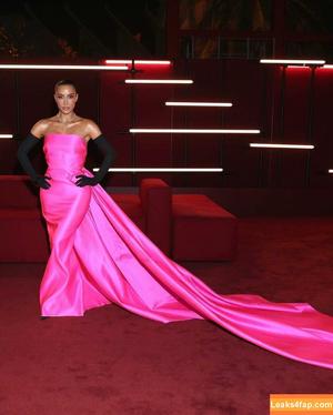 Kim Kardashian photo #1176