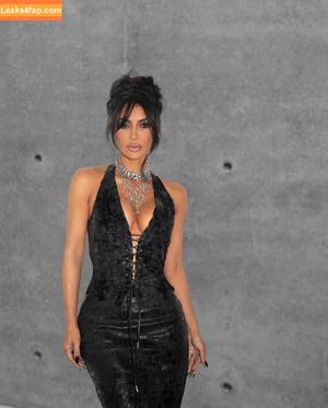 Kim Kardashian photo #1201