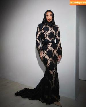 Kim Kardashian photo #1242