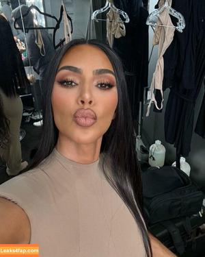 Kim Kardashian photo #1246