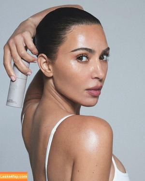 Kim Kardashian photo #1261