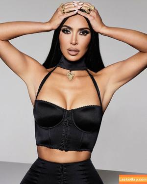 Kim Kardashian photo #1266