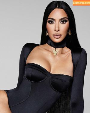 Kim Kardashian photo #1271
