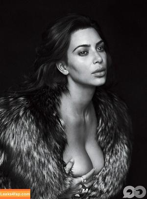 Kim Kardashian photo #1295