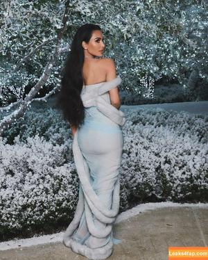 Kim Kardashian photo #1328
