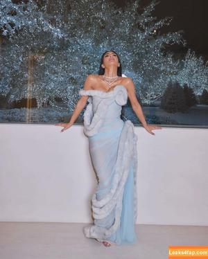 Kim Kardashian photo #1330