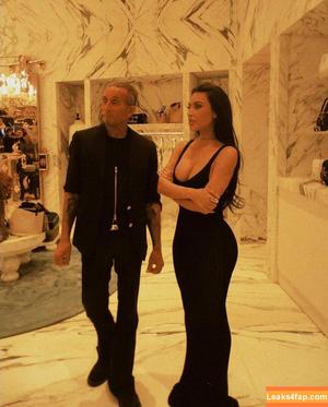 Kim Kardashian photo #1360