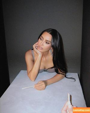 Kim Kardashian photo #1369