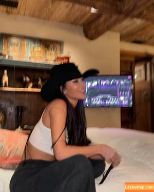 Kim Kardashian photo #1376