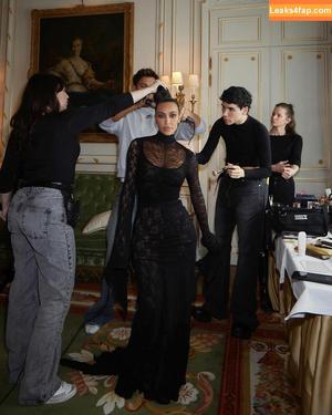 Kim Kardashian photo #1421