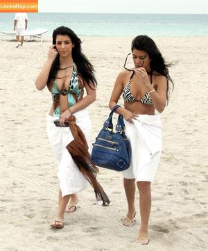 Kim Kardashian photo #1447
