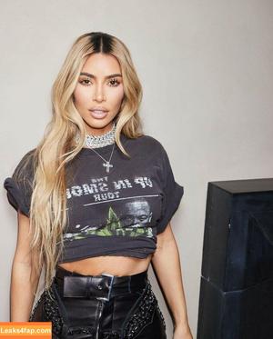 Kim Kardashian photo #1491