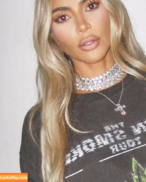 Kim Kardashian photo #1494