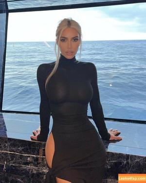 Kim Kardashian photo #1506