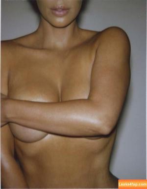 Kim Kardashian photo #1553