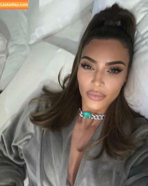 Kim Kardashian photo #1554