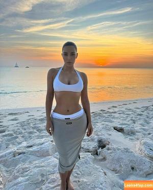 Kim Kardashian photo #1589