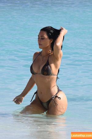 Kim Kardashian photo #1591