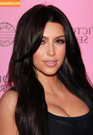 Kim Kardashian photo #1633