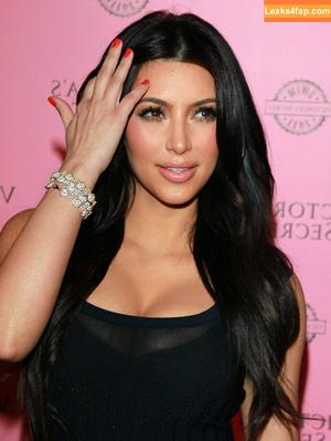 Kim Kardashian photo #1635