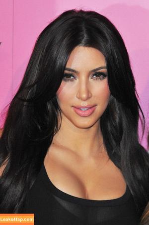 Kim Kardashian photo #1636