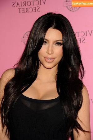Kim Kardashian photo #1639