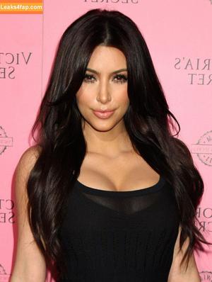 Kim Kardashian photo #1640