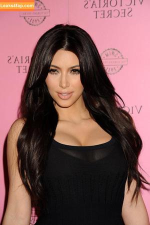 Kim Kardashian photo #1645