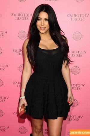 Kim Kardashian photo #1649