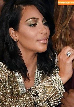 Kim Kardashian photo #1681